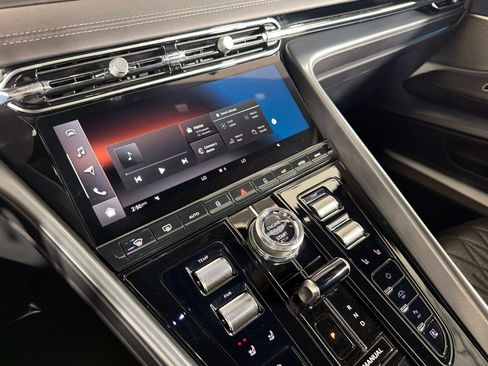 Used 2024 Aston Martin DB12 Coupe RWD image 40
