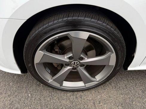 Used 2017 Volkswagen Passat 1.8T S image 9