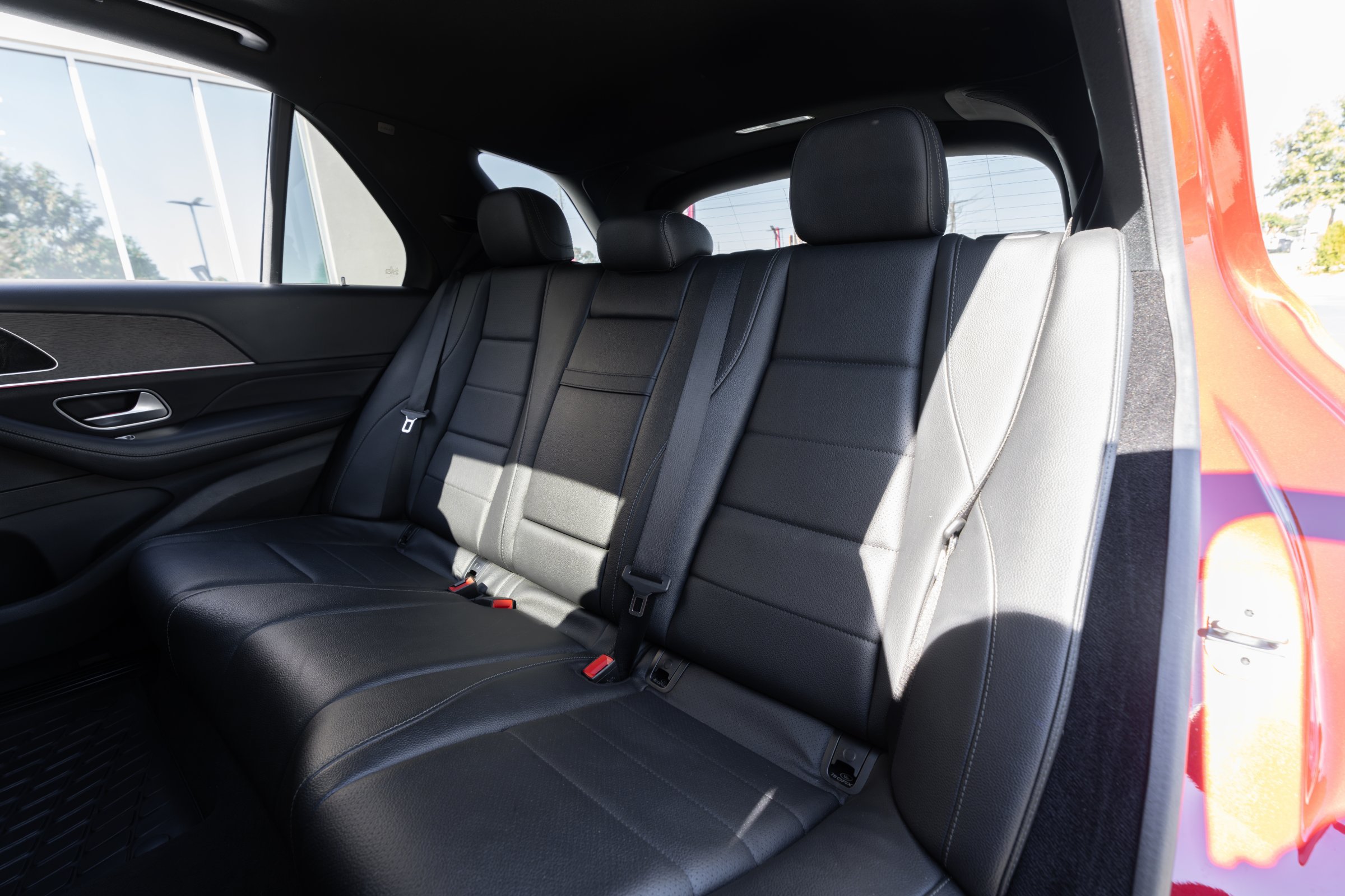 Used 2024 Mercedes-Benz GLE 350 4MATIC w/ AMG Line Exterior image 57