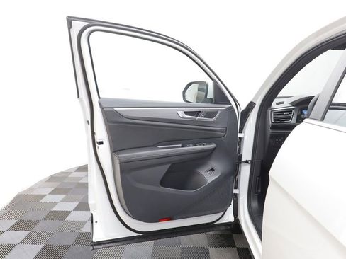 New 2026 Volkswagen Atlas Cross Sport SE image 6