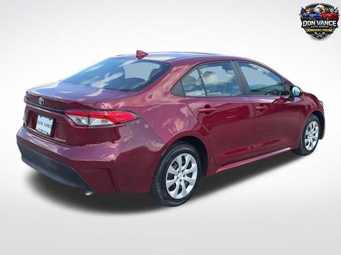 Used 2025 Toyota Corolla LE FWD image 6