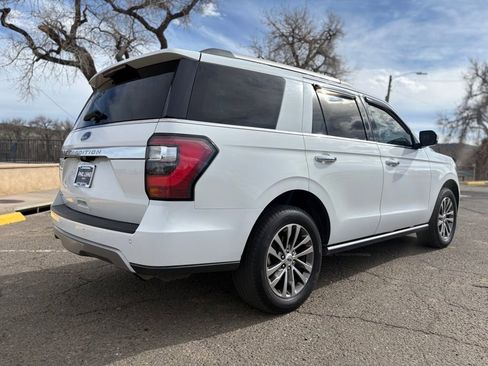 Used 2018 Ford Expedition Limited image 3