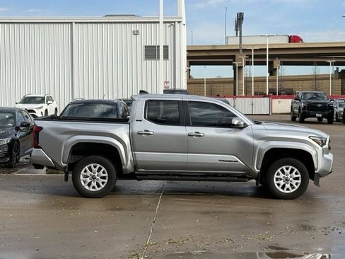 Used 2024 Toyota Tacoma SR5 image 3