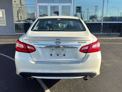 Used 2016 Nissan Altima 3.5 SR FWD image 6