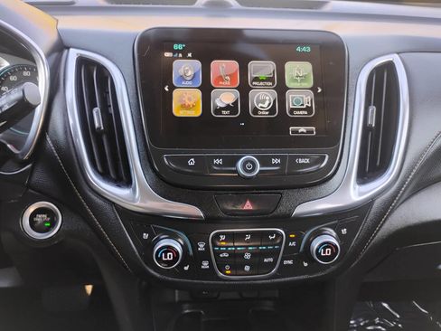 Used 2018 Chevrolet Equinox Premier image 12