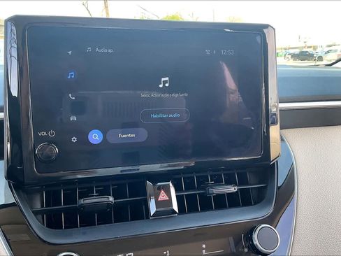 Used 2025 Toyota Corolla LE image 31