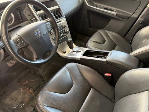 Used 2010 Volvo XC60 T6 AWD/4WD image 11