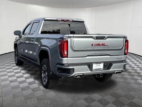 Used 2025 GMC Sierra 1500 AT4 w/ Technology Package AWD/4WD image 4