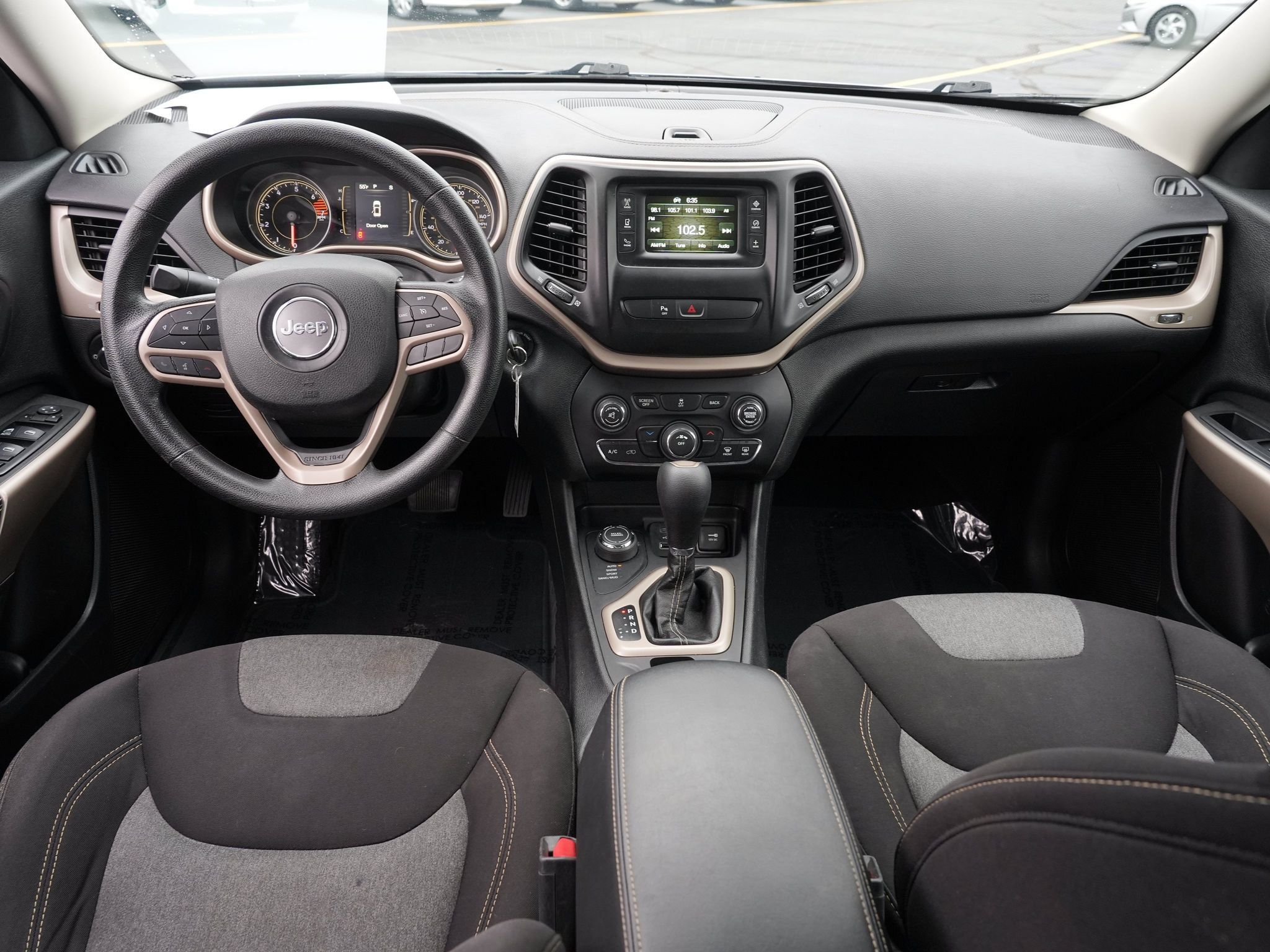 Used 2018 Jeep Cherokee Latitude w/ Safety Group AWD/4WD image 26