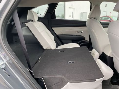 Used 2025 Hyundai Tucson SE image 15