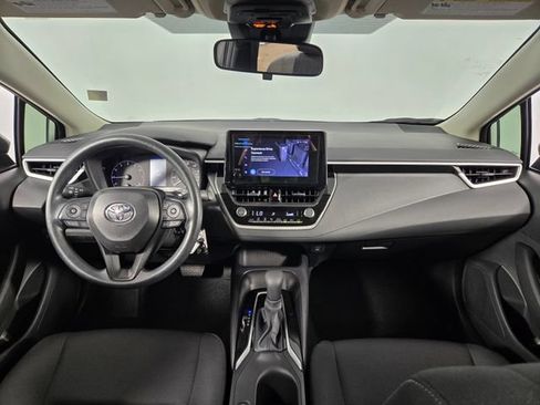 Used 2025 Toyota Corolla LE FWD image 21
