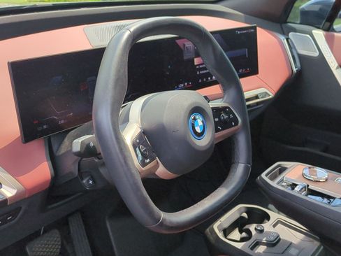 Used 2024 BMW iX xDrive50 w/ Premium Package AWD/4WD image 18