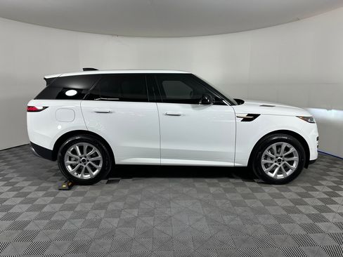 New 2026 Land Rover Range Rover Sport SE image 8