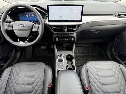 Used 2024 Ford Escape SE w/ PHEV Premium Package image 3