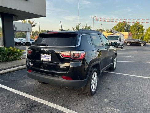 Used 2024 Jeep Compass Latitude AWD/4WD image 4