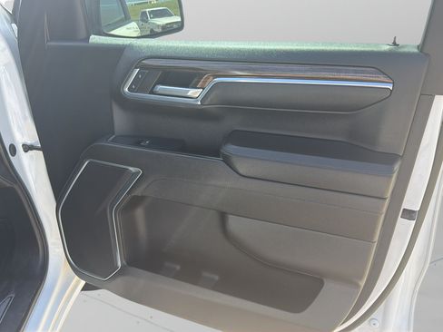 Used 2024 Chevrolet Silverado 1500 LT AWD/4WD image 9