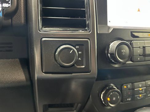 Certified 2019 Ford F150 XLT w/ Equipment Group 302A Luxury AWD/4WD image 20