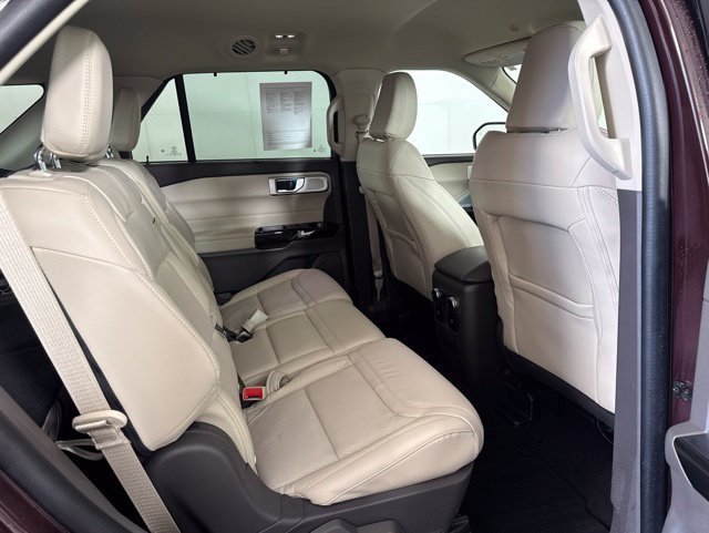 Used 2023 Ford Explorer Platinum w/ Technology Package AWD/4WD image 5