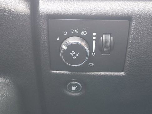 Used 2021 Jeep Grand Cherokee Laredo X image 22