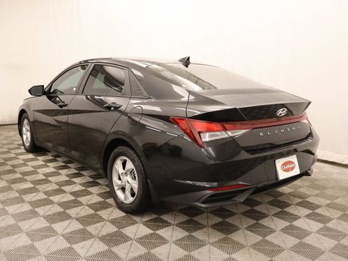 Used 2023 Hyundai Elantra SE FWD image 3