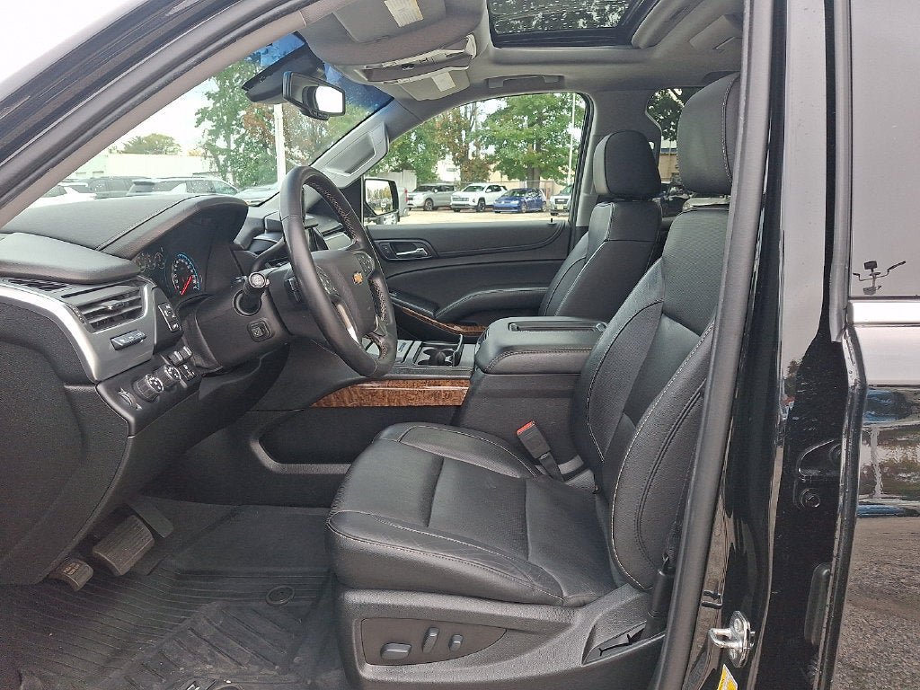 Certified 2019 Chevrolet Suburban Premier AWD/4WD image 14