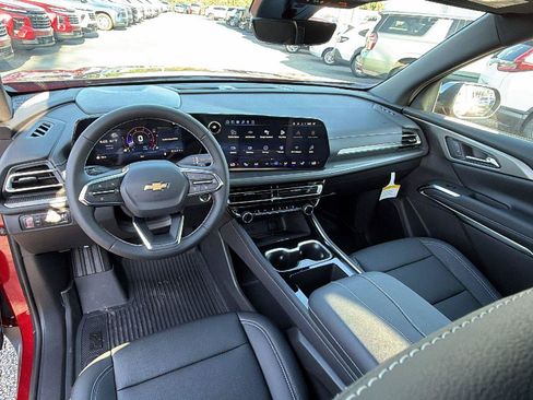 New 2026 Chevrolet Traverse LT w/ Sun and Wheel Package FWD image 19