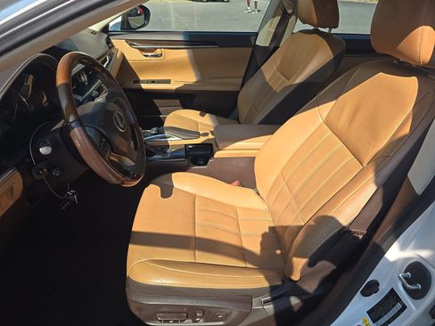 Used 2016 Lexus ES 350 FWD image 3