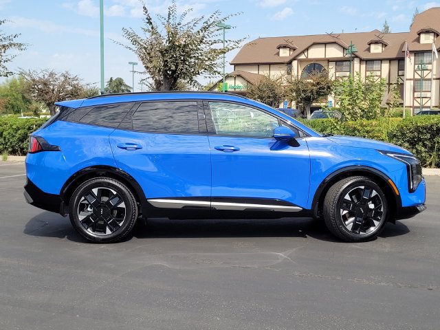New 2026 Kia Sportage SX FWD image 3