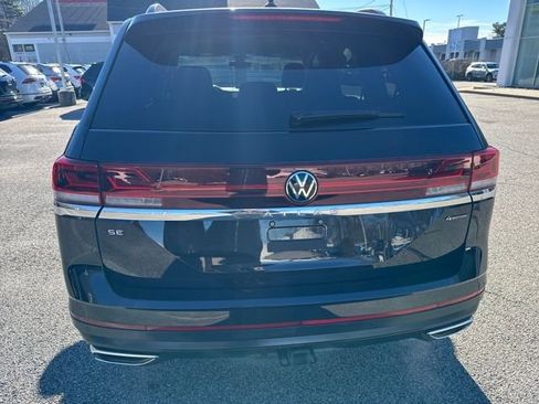 Certified 2025 Volkswagen Atlas SE image 8