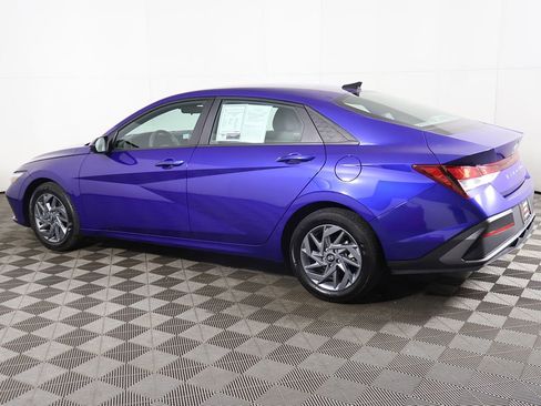 Used 2024 Hyundai Elantra SEL FWD image 12