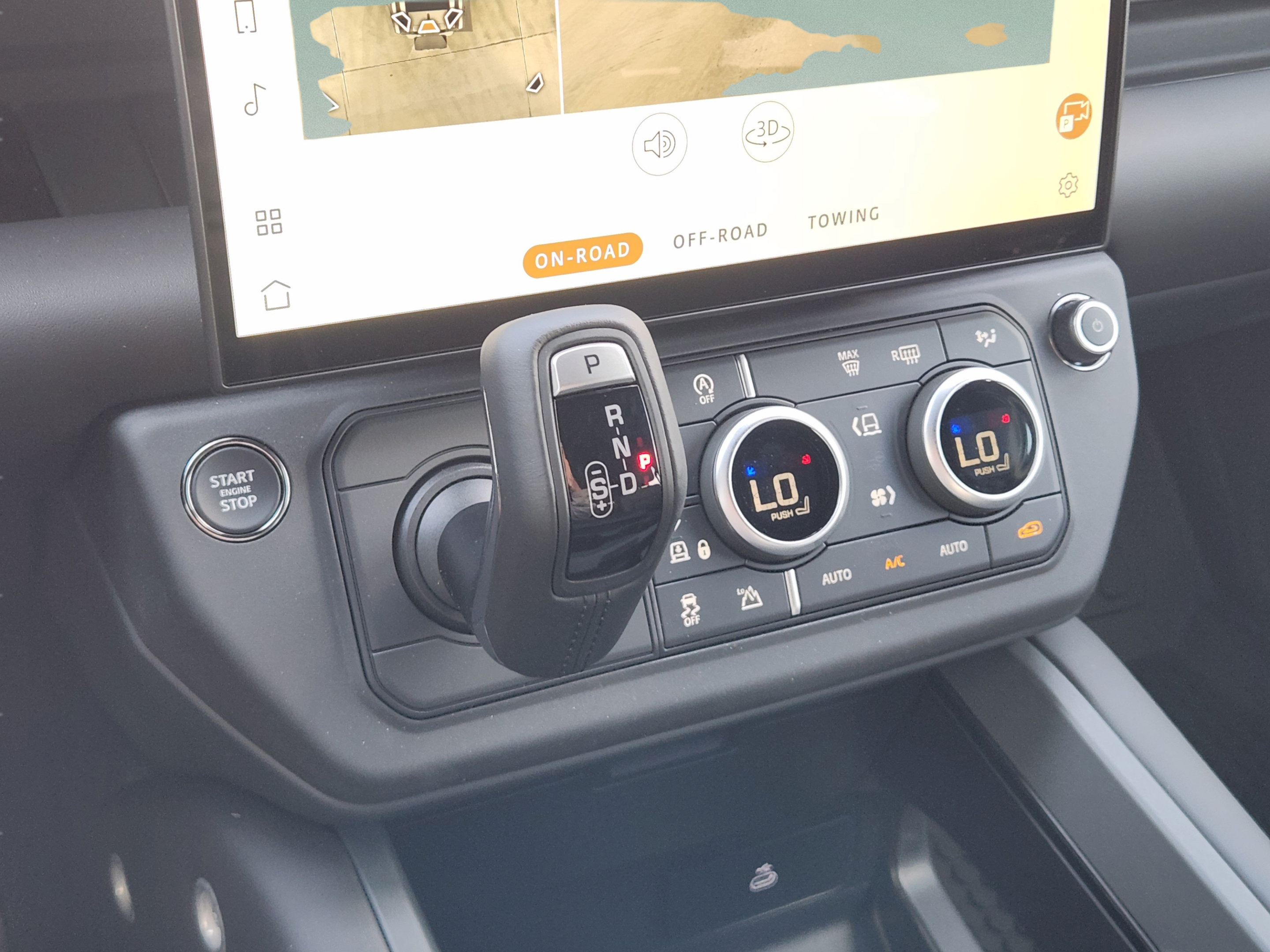 New 2026 Land Rover Defender 130 X-Dynamic SE AWD/4WD image 14