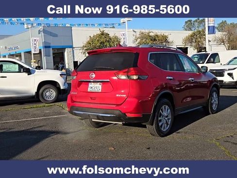 Used 2017 Nissan Rogue SV image 10