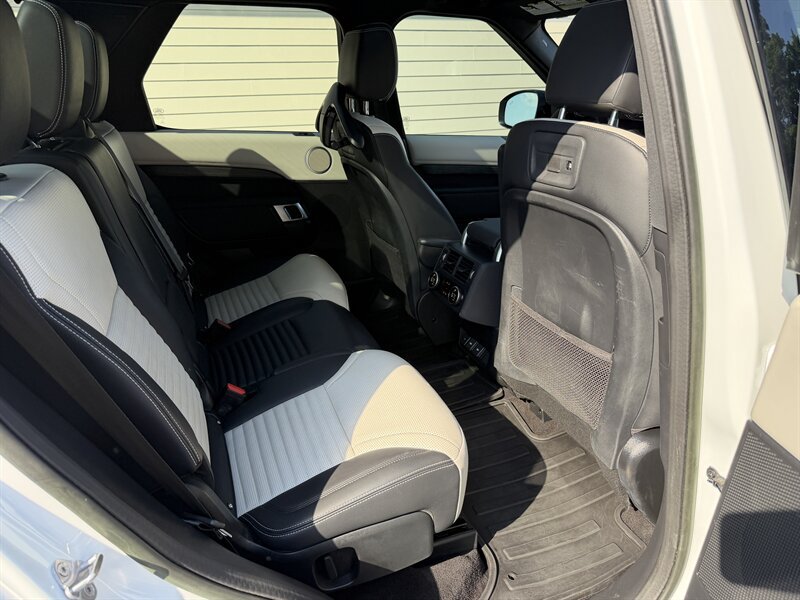 Used 2023 Land Rover Discovery S R-Dynamic AWD/4WD image 36