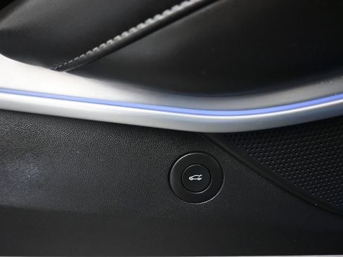 Used 2018 Chevrolet Camaro SS RWD image 11