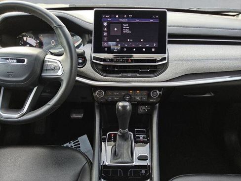 Certified 2023 Jeep Compass Latitude w/ Convenience Group image 11