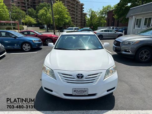 Used 2009 Toyota Camry LE FWD image 4