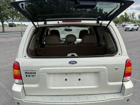 Used 2005 Ford Escape Limited AWD/4WD image 17