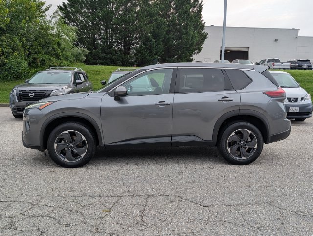 Used 2024 Nissan Rogue SV FWD image 6