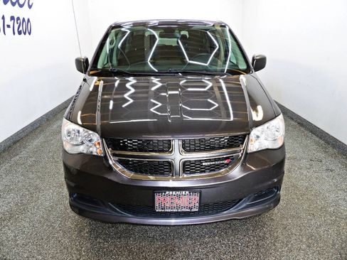 Used 2018 Dodge Grand Caravan SE w/ UConnect Hands-Free Group FWD image 2