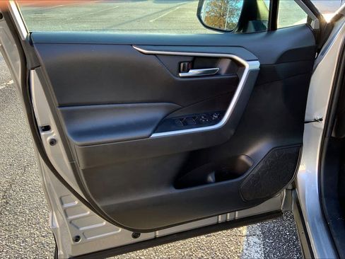 Used 2024 Toyota RAV4 XLE image 20