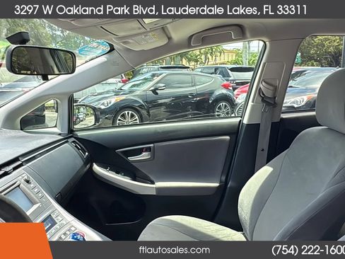 Used 2015 Toyota Prius Three FWD image 30