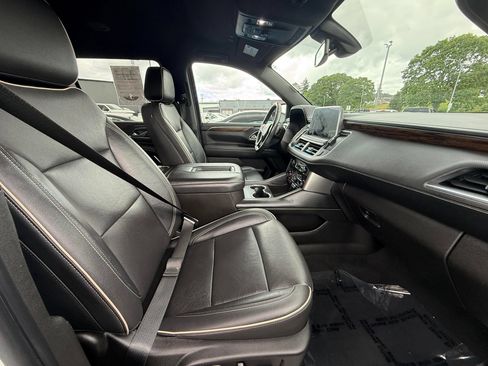 Used 2021 Chevrolet Suburban Premier AWD/4WD image 7