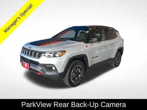 Used 2025 Jeep Compass Trailhawk AWD/4WD image 15