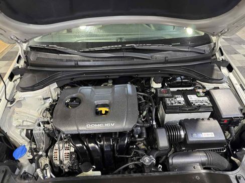 Used 2018 Hyundai Elantra SEL FWD image 29