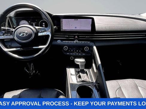 Used 2023 Hyundai Elantra Limited w/ Preferred Accessory Package FWD image 5