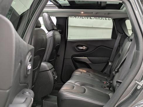 Used 2021 Jeep Cherokee Limited image 25