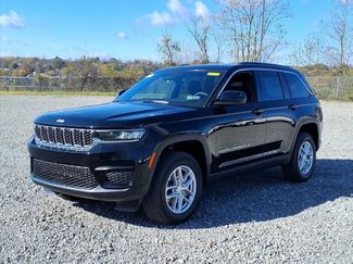 New 2025 Jeep Grand Cherokee Laredo X w/ Luxury Tech Group I video 2