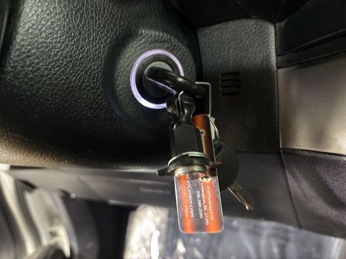 Used 2019 Toyota Tacoma SR image 14