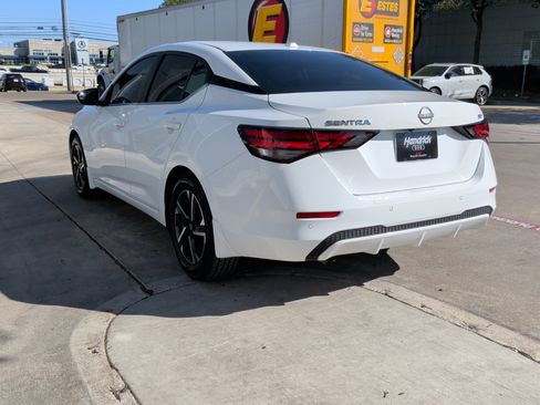 Used 2024 Nissan Sentra SV image 7