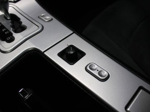 Used 2005 Chrysler Crossfire SRT-6 RWD image 13